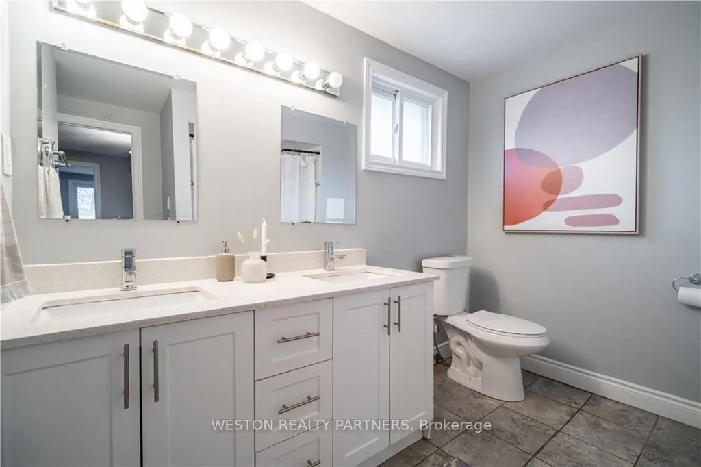 Photo 3 of Unit 8, 125 Limeridge Road W, Hamilton, Rolston — HOMEH