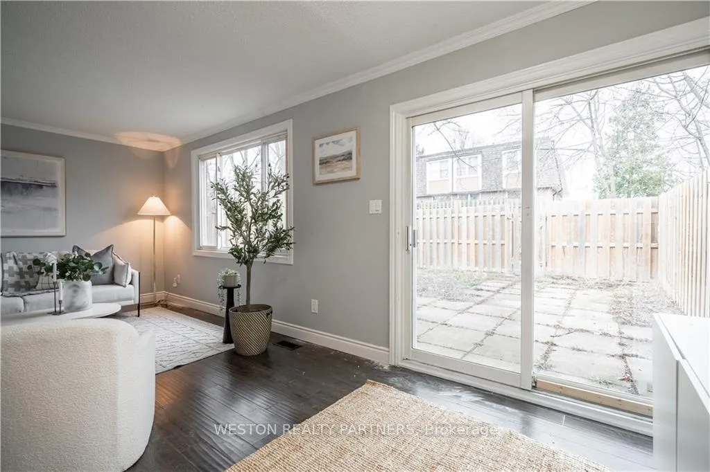 Photo 15 of Unit 8, 125 Limeridge Road W, Hamilton, Rolston — HOMEH