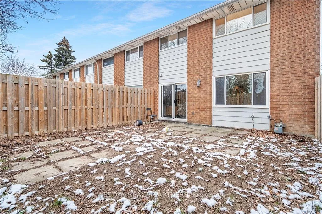 Photo 17 of Unit 8, 125 Limeridge Road W, Hamilton, Rolston — HOMEH