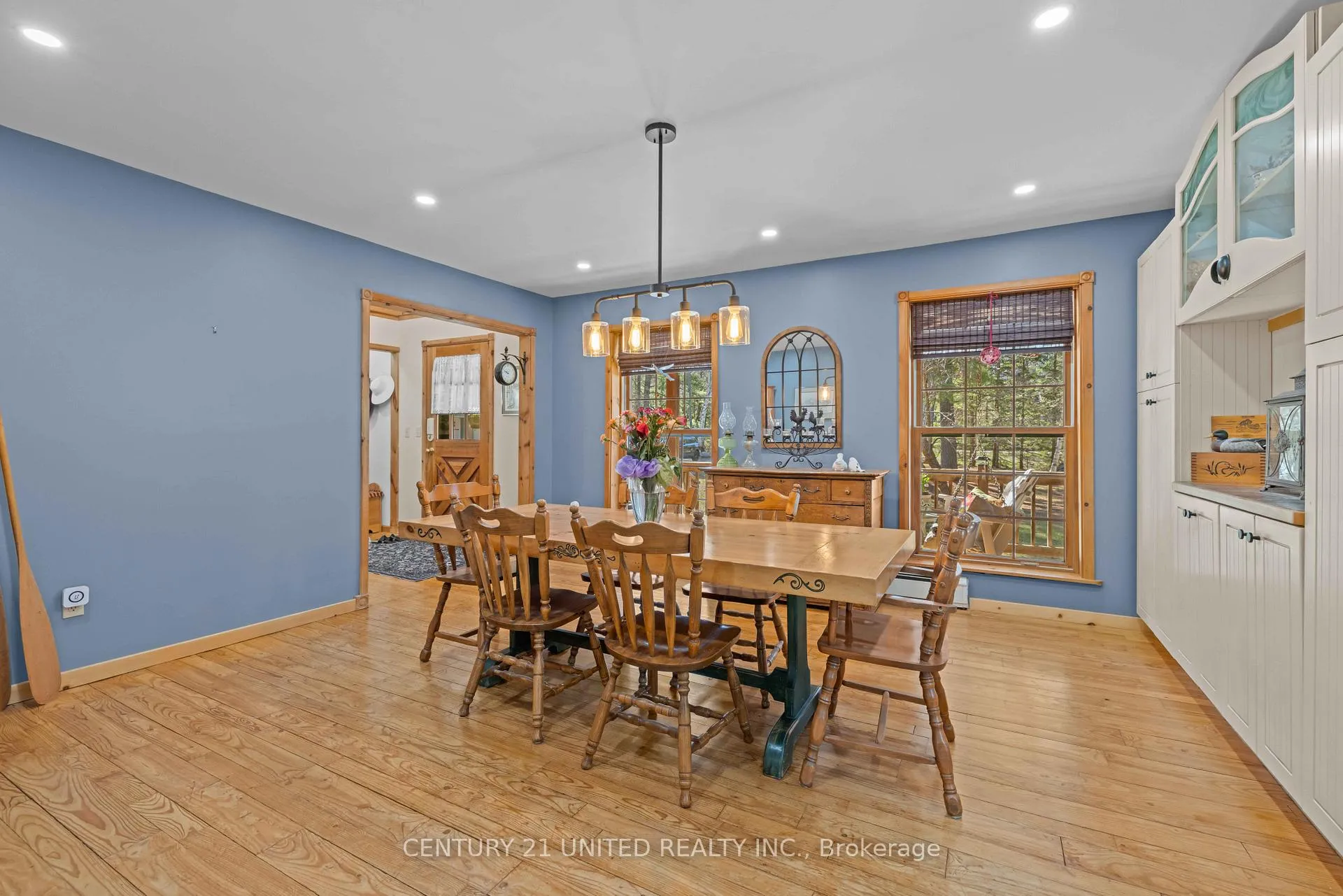 Photo 8 of 28 Van Luven Lane, Hamilton Township, Baltimore — HOMEH