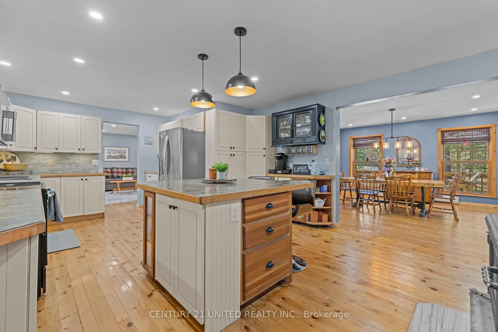 Photo 9 of 28 Van Luven Lane, Hamilton Township, Baltimore — HOMEH