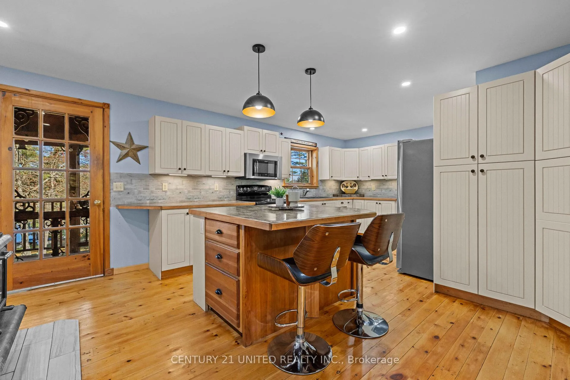 Photo 10 of 28 Van Luven Lane, Hamilton Township, Baltimore — HOMEH