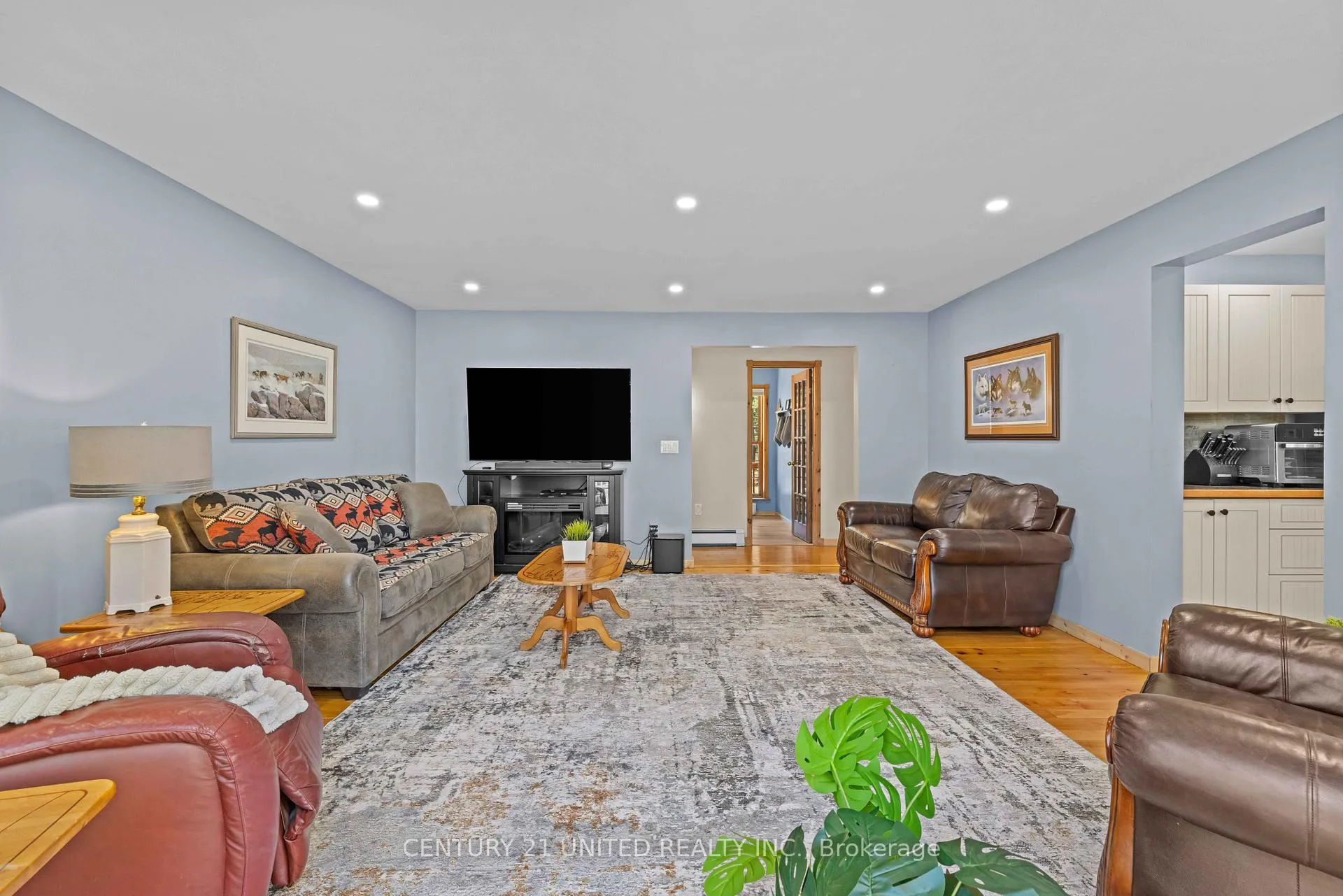 Photo 13 of 28 Van Luven Lane, Hamilton Township, Baltimore — HOMEH