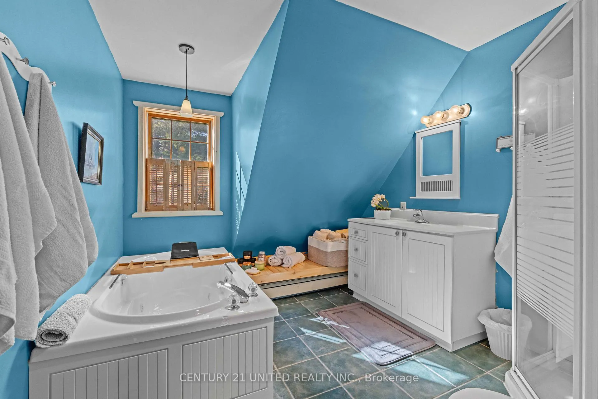 Photo 19 of 28 Van Luven Lane, Hamilton Township, Baltimore — HOMEH