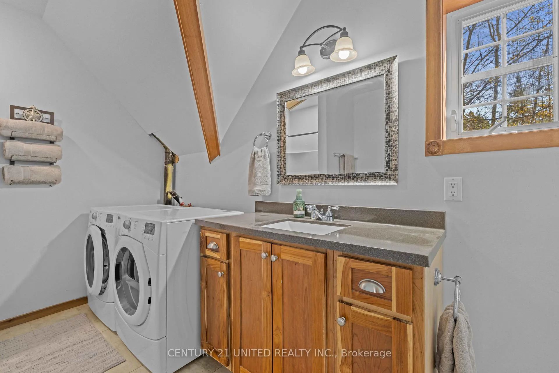 Photo 34 of 28 Van Luven Lane, Hamilton Township, Baltimore — HOMEH