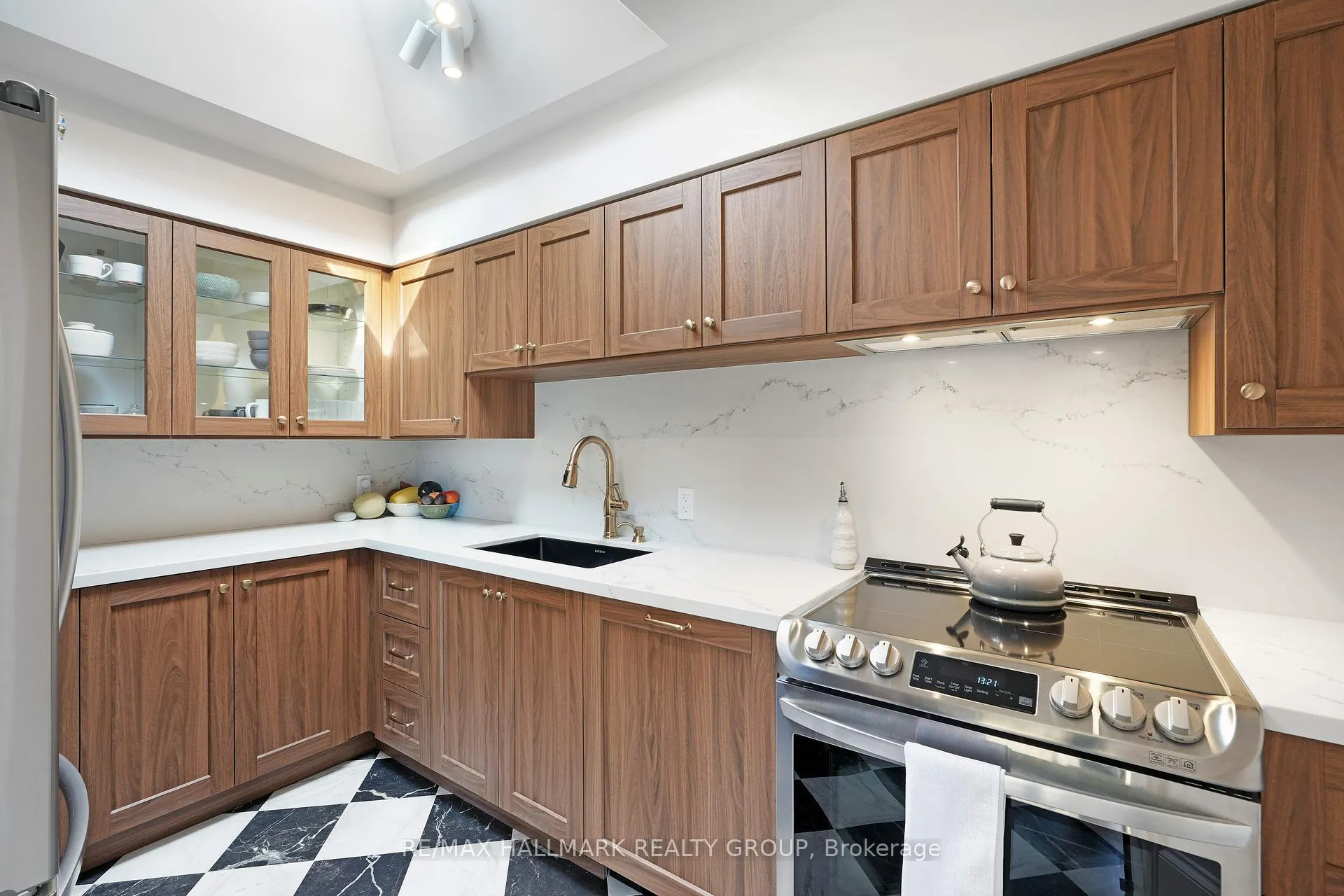 Photo 15 of Unit 5, 274 Daly Avenue, Ottawa, Sandy Hill — HOMEH