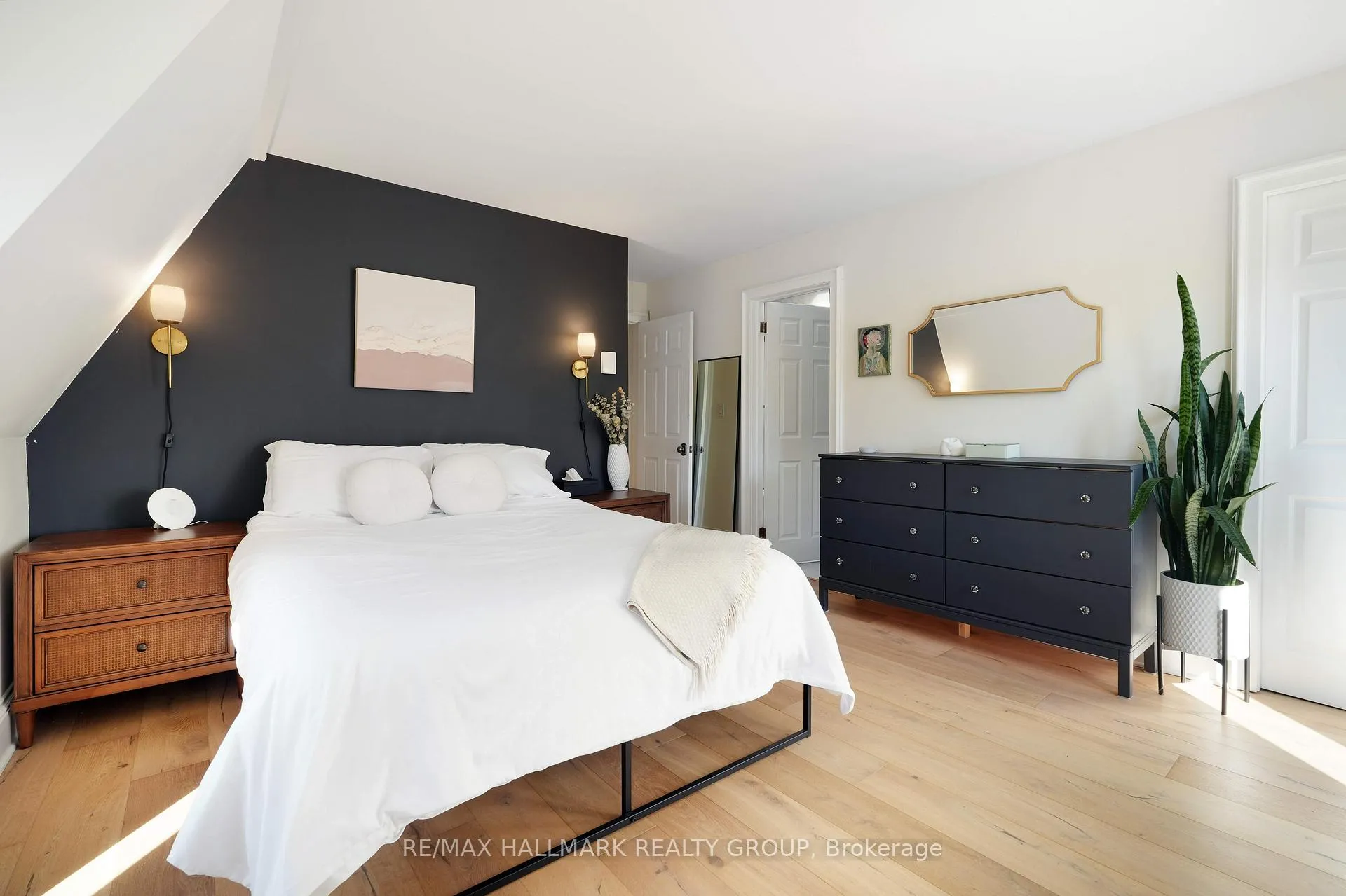 Photo 23 of Unit 5, 274 Daly Avenue, Ottawa, Sandy Hill — HOMEH