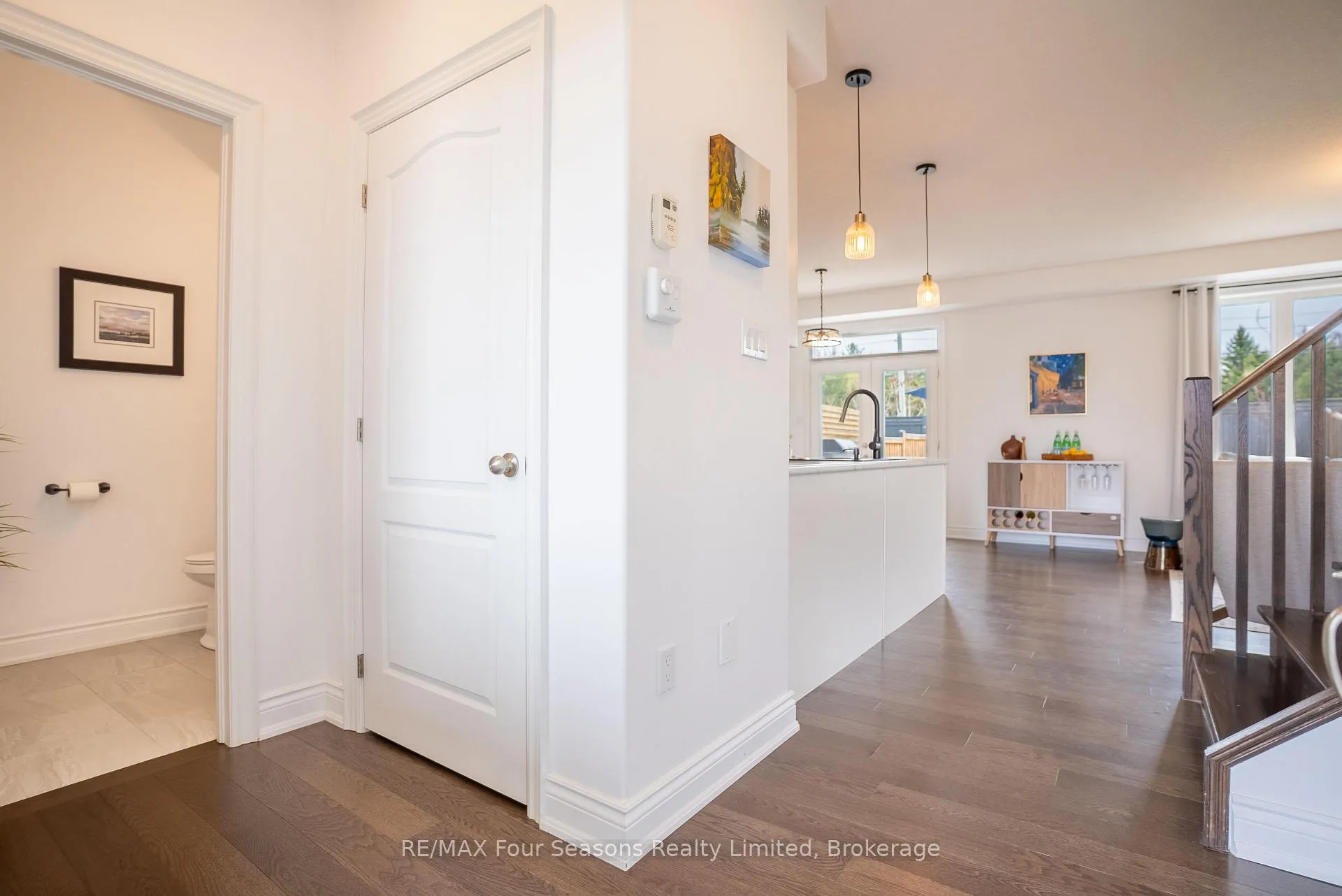 Photo 3 of 107 Lockerbie Crescent, Collingwood — HOMEH