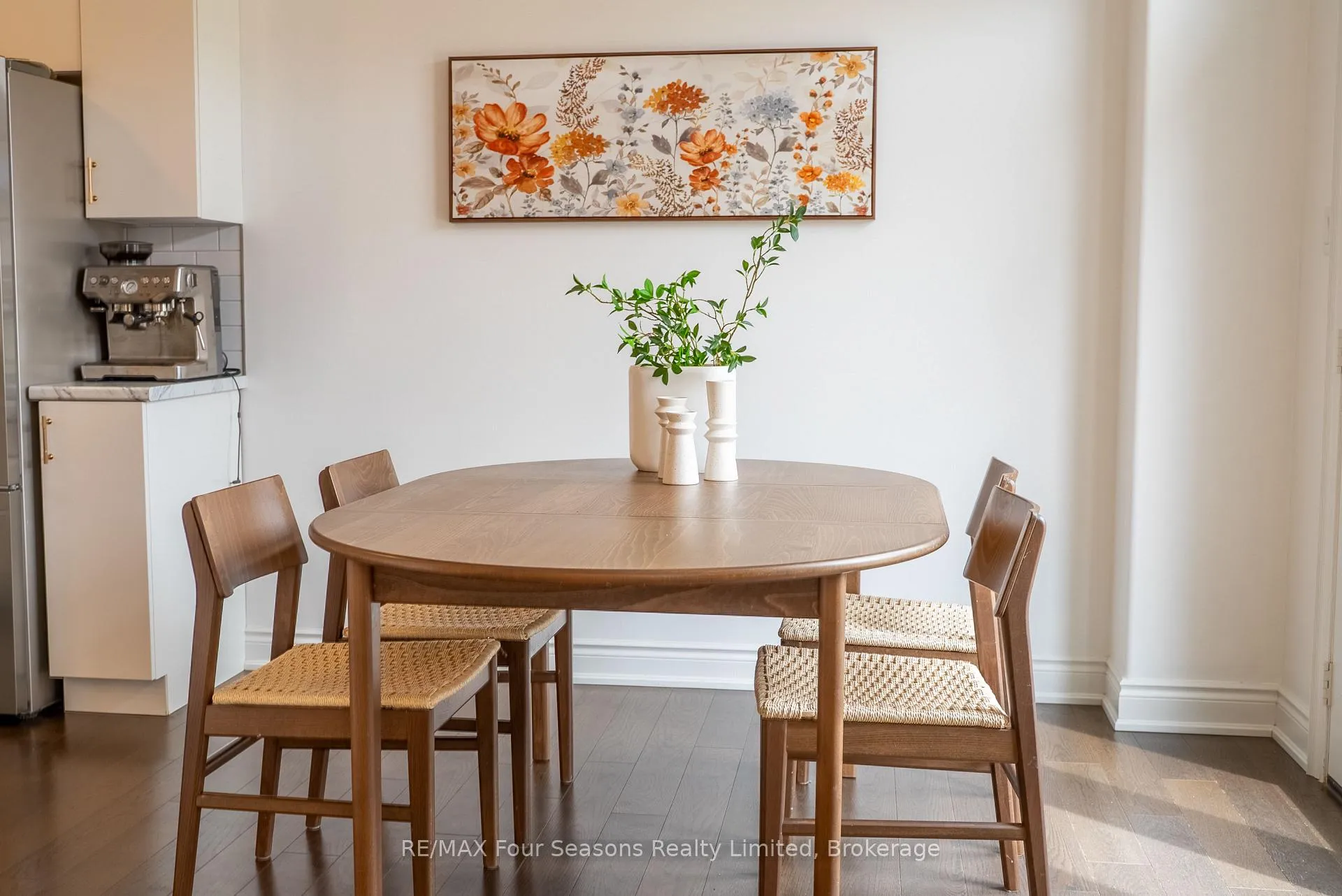 Photo 14 of 107 Lockerbie Crescent, Collingwood — HOMEH