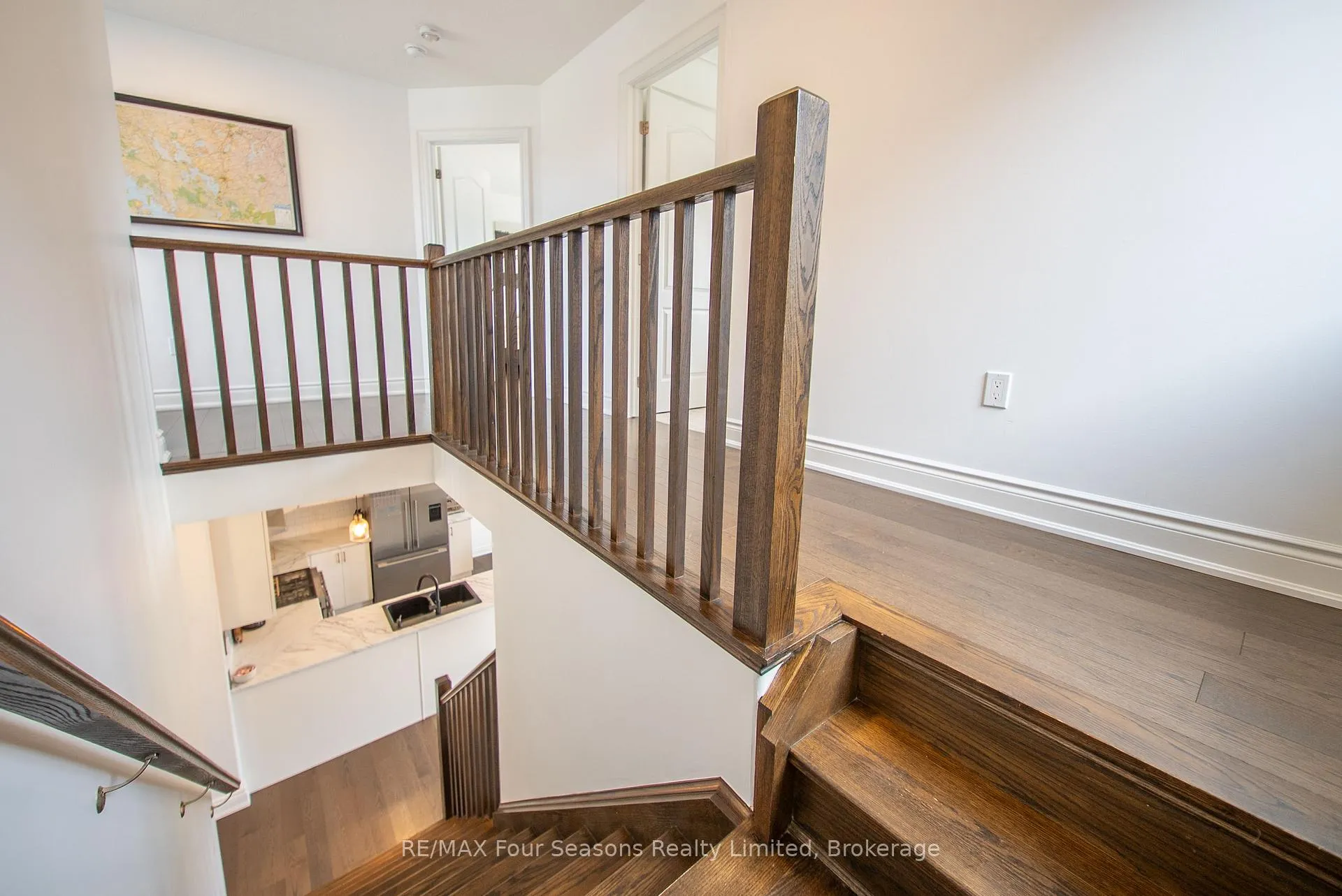 Photo 17 of 107 Lockerbie Crescent, Collingwood — HOMEH
