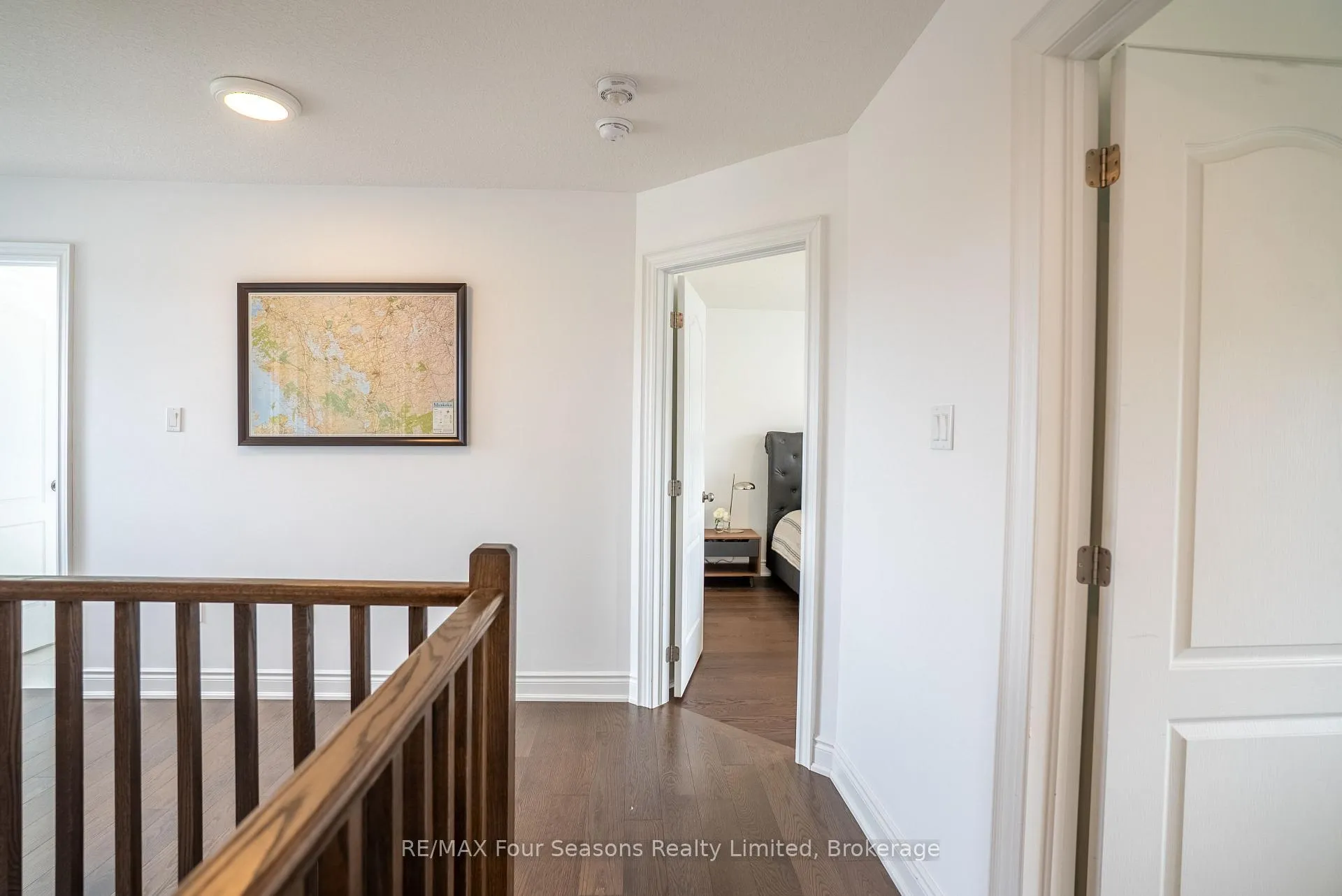Photo 21 of 107 Lockerbie Crescent, Collingwood — HOMEH