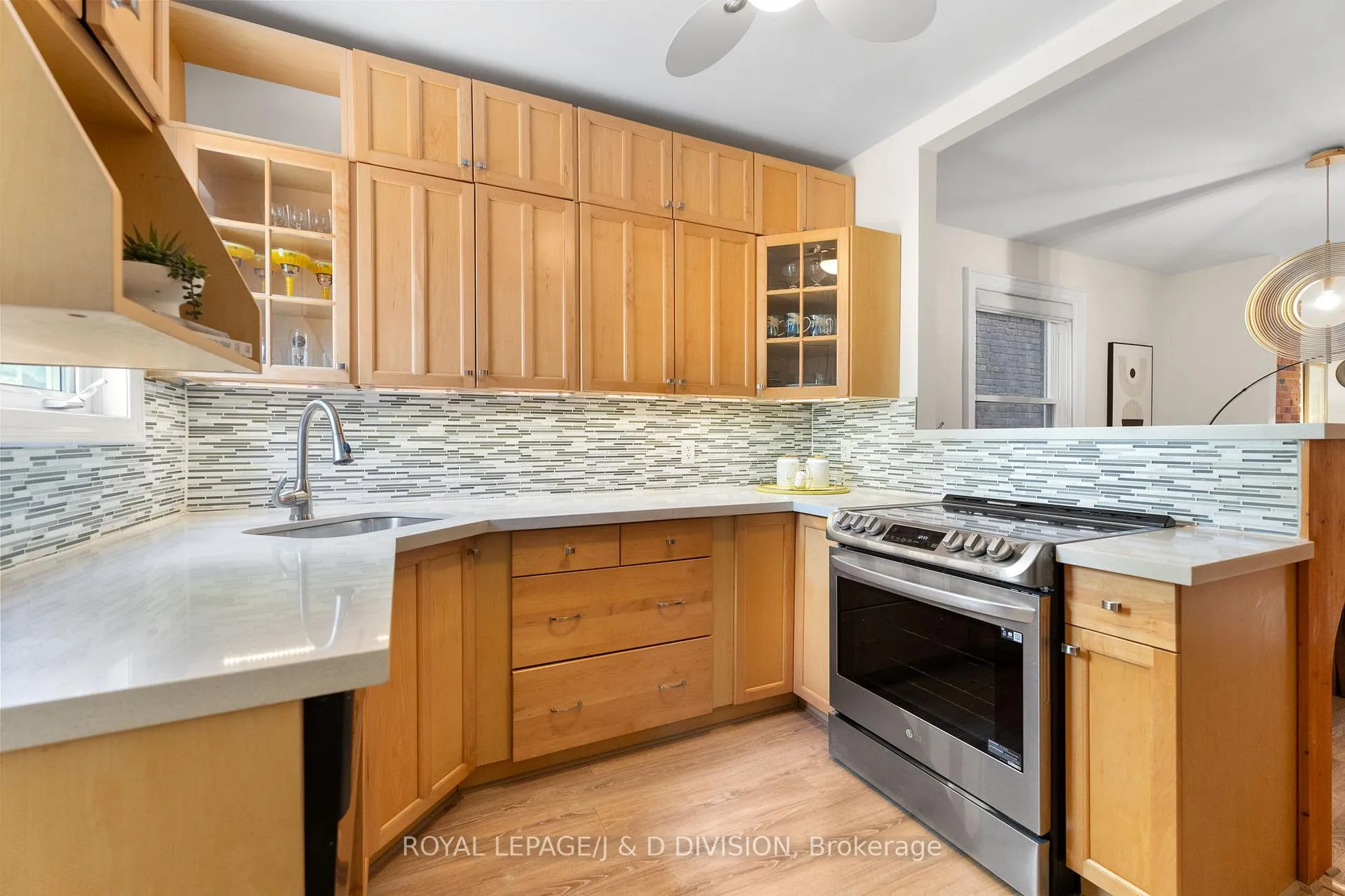 Photo 12 of 87 Kent Road, Toronto, Greenwood-Coxwell — HOMEH