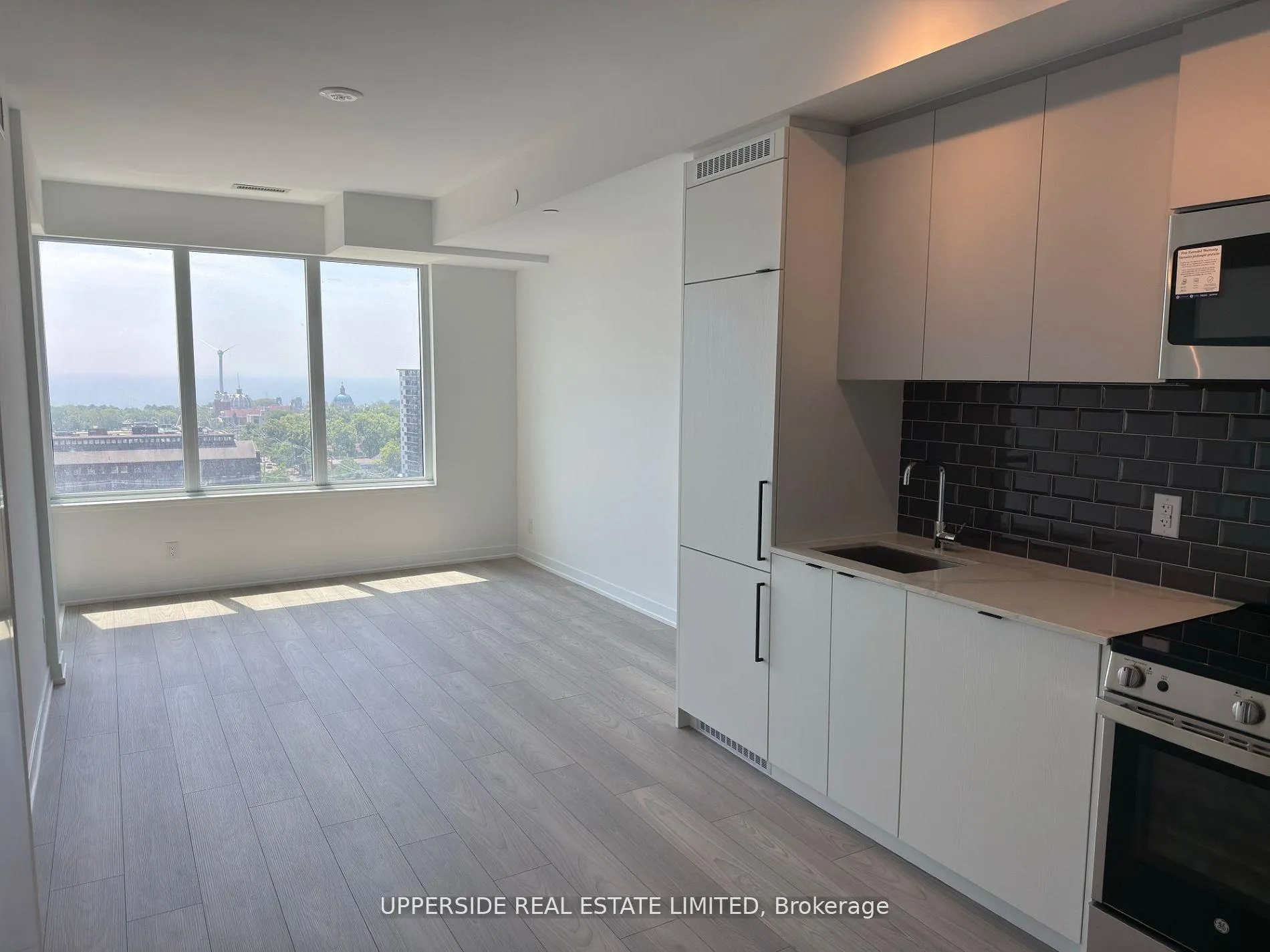 Photo 3 of Unit 1016, 285 Dufferin Street, Toronto, South Parkdale — HOMEH