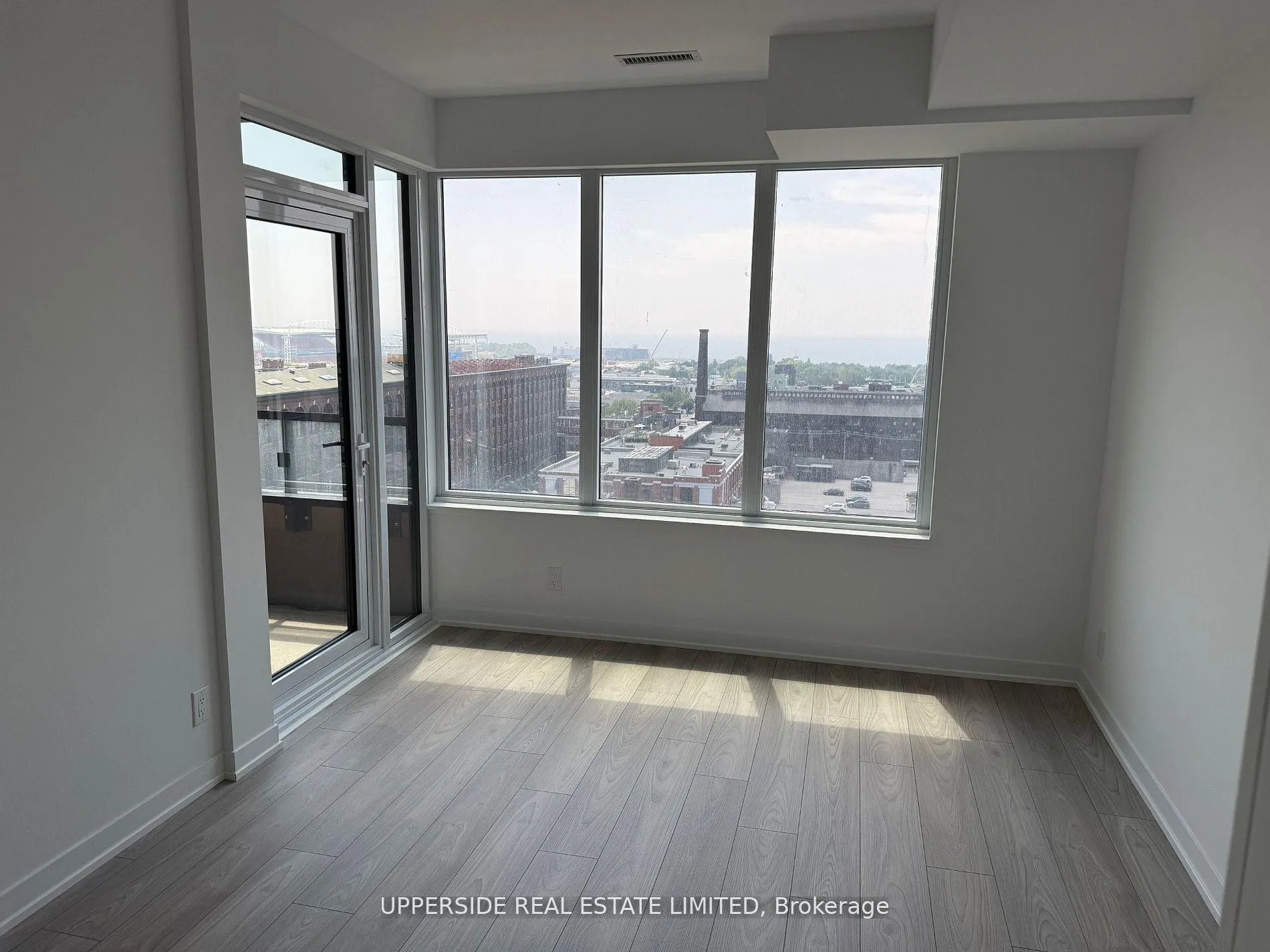 Photo 9 of Unit 1016, 285 Dufferin Street, Toronto, South Parkdale — HOMEH