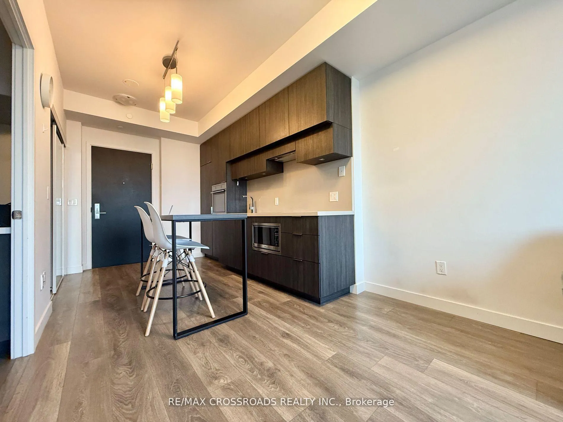 Photo 3 of Unit 3010, 8 Eglinton Avenue E, Toronto, Mount Pleasant West — HOMEH