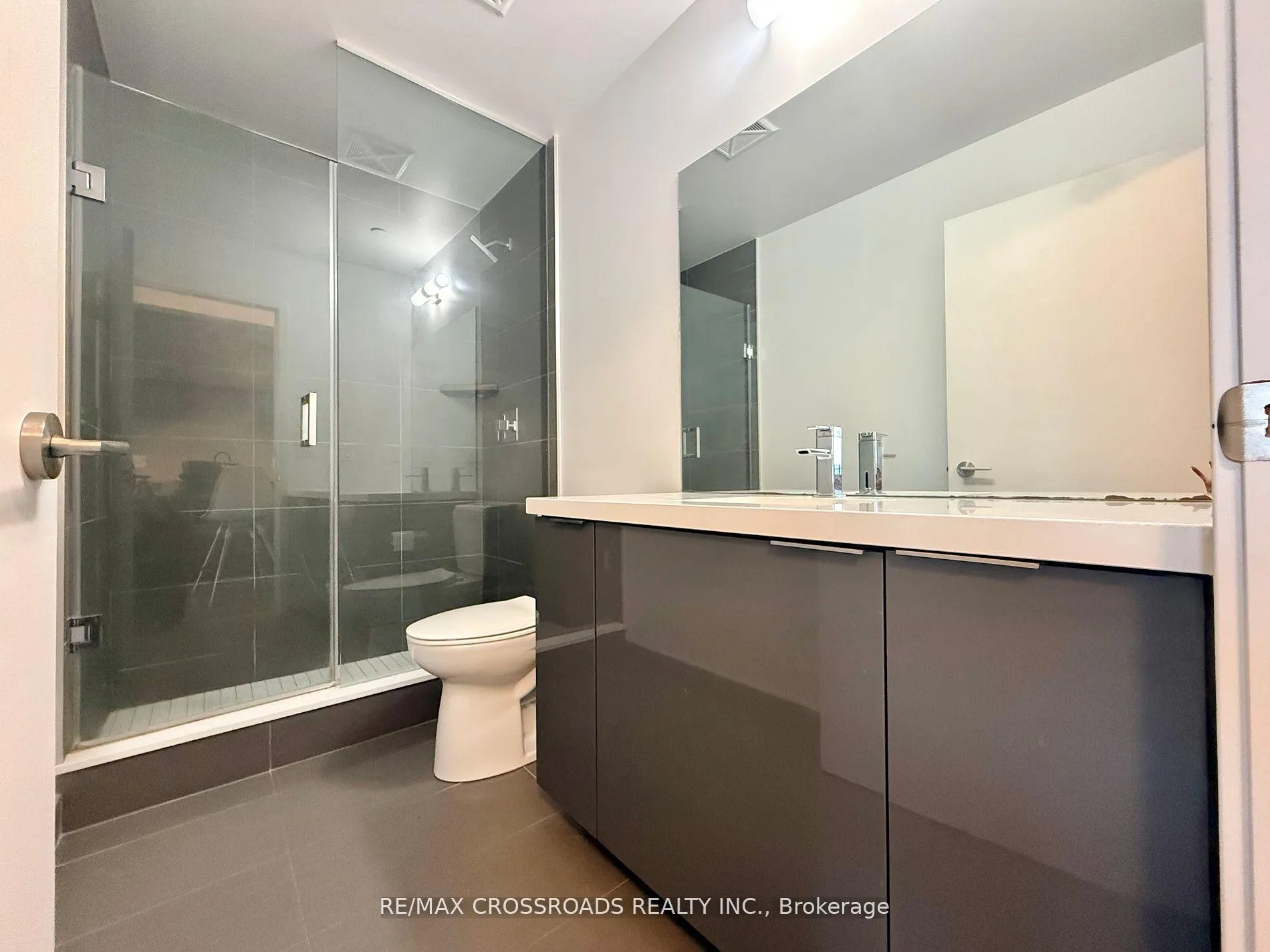 Photo 8 of Unit 3010, 8 Eglinton Avenue E, Toronto, Mount Pleasant West — HOMEH