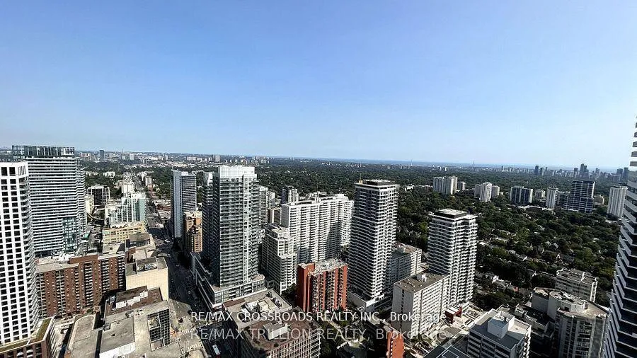 Photo 9 of Unit 3010, 8 Eglinton Avenue E, Toronto, Mount Pleasant West — HOMEH