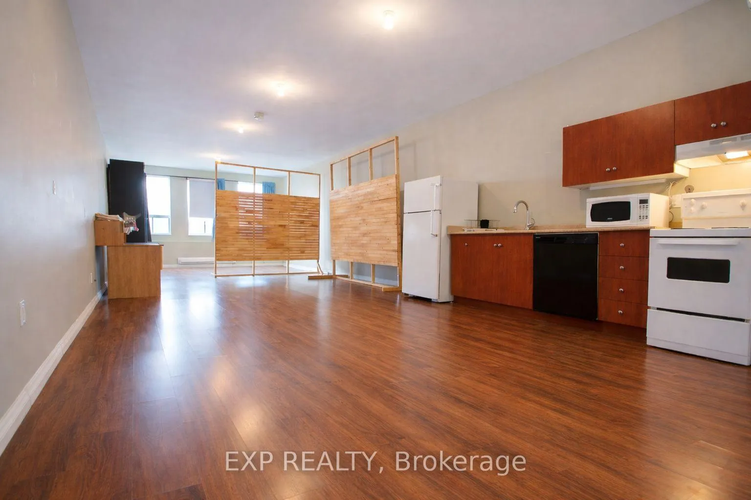 Front of Unit 2nd Floor, 1038 Coxwell Avenue
