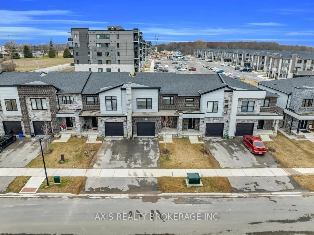 Photo 5 of 2978 Turner Crescent, London, South U — HOMEH
