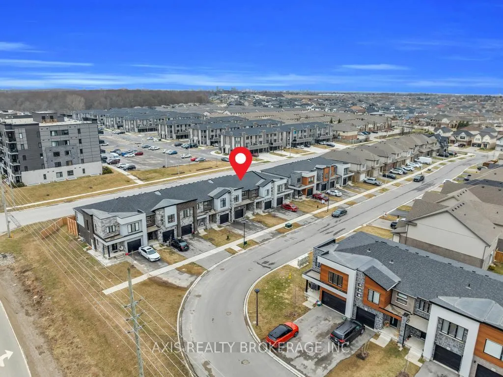Photo 6 of 2978 Turner Crescent, London, South U — HOMEH