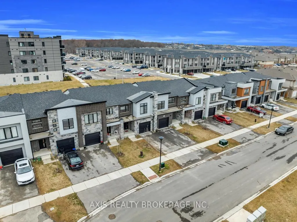 Photo 7 of 2978 Turner Crescent, London, South U — HOMEH