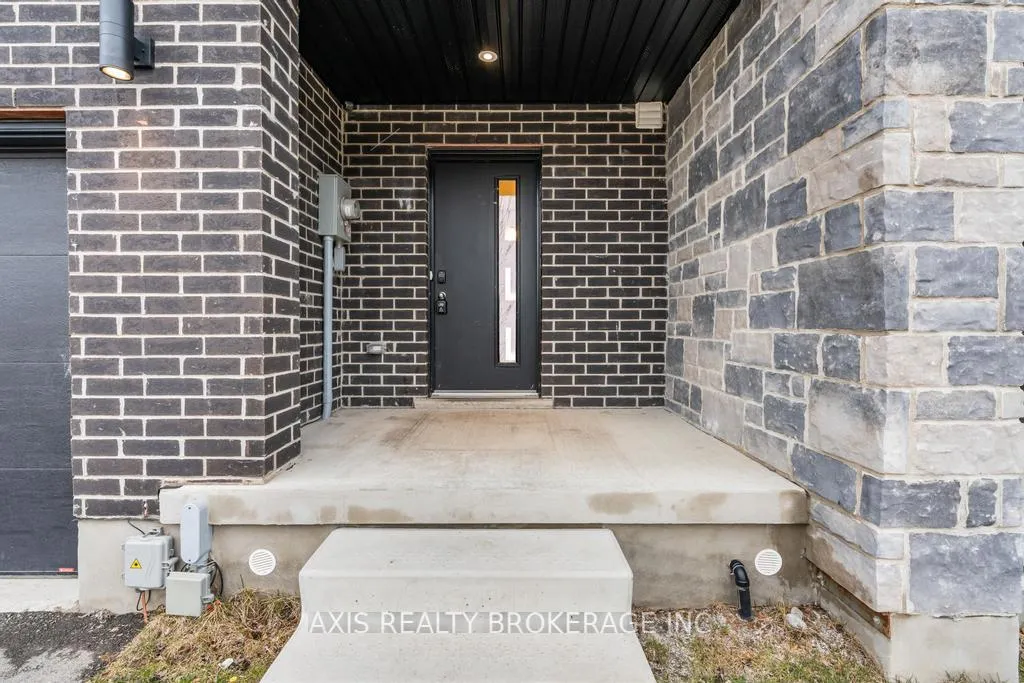 Photo 10 of 2978 Turner Crescent, London, South U — HOMEH