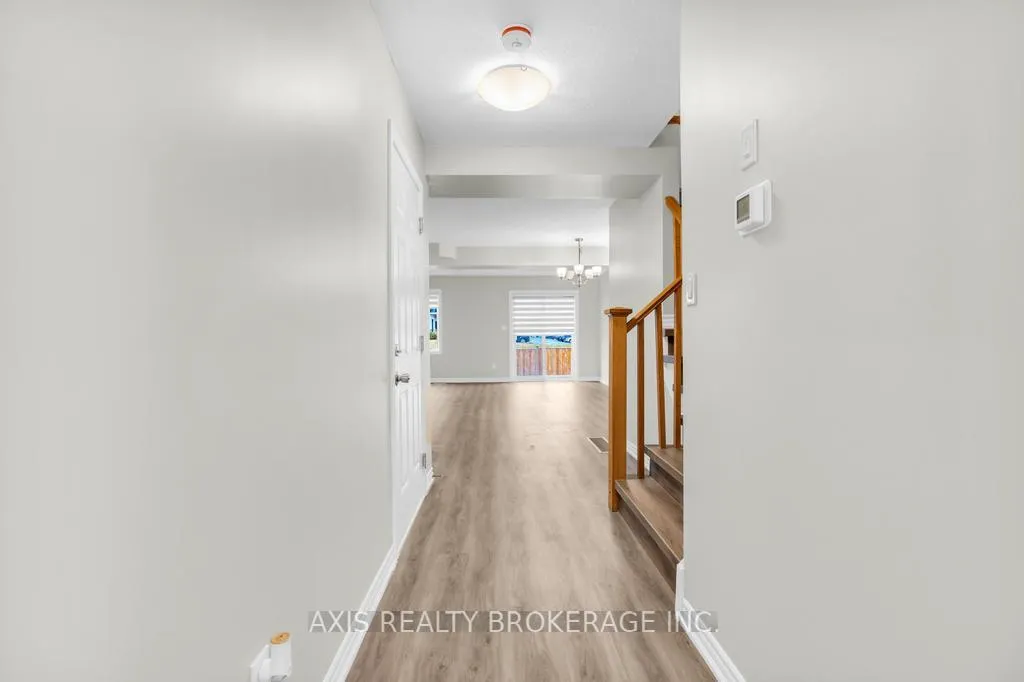 Photo 12 of 2978 Turner Crescent, London, South U — HOMEH
