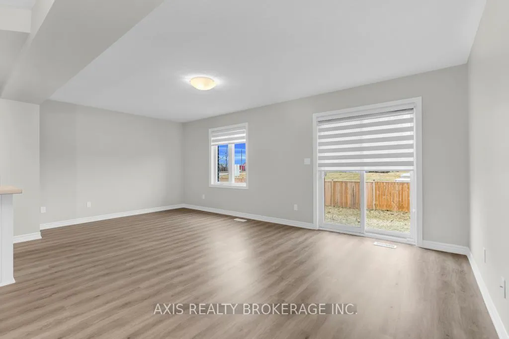 Photo 16 of 2978 Turner Crescent, London, South U — HOMEH