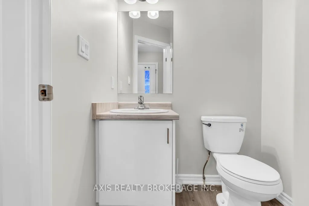 Photo 24 of 2978 Turner Crescent, London, South U — HOMEH