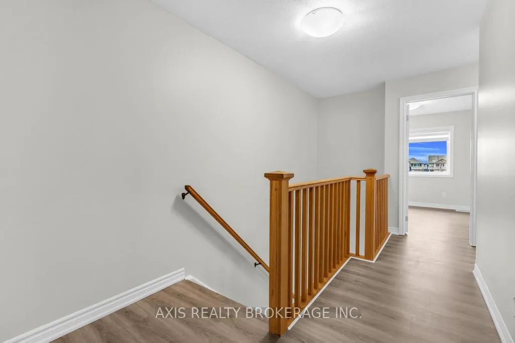 Photo 26 of 2978 Turner Crescent, London, South U — HOMEH