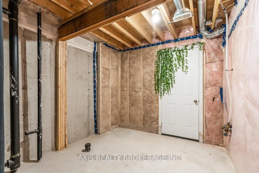 Photo 40 of 2978 Turner Crescent, London, South U — HOMEH