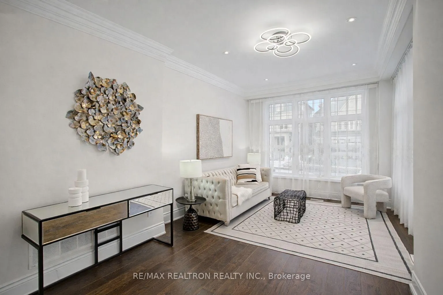 Photo 8 of 12 Hurst Avenue, Vaughan, Patterson — HOMEH