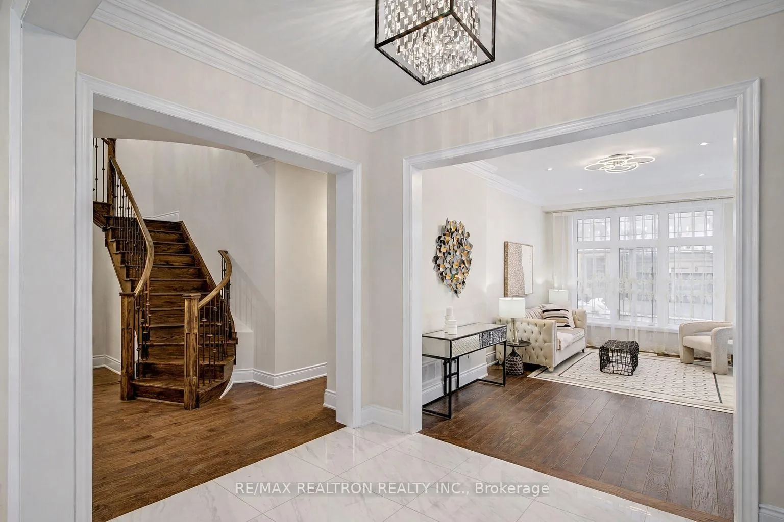 Photo 11 of 12 Hurst Avenue, Vaughan, Patterson — HOMEH
