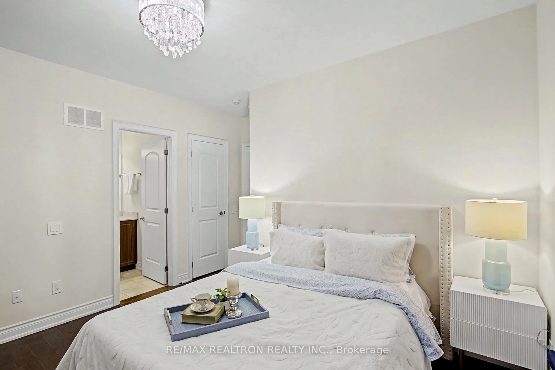 Photo 16 of 12 Hurst Avenue, Vaughan, Patterson — HOMEH