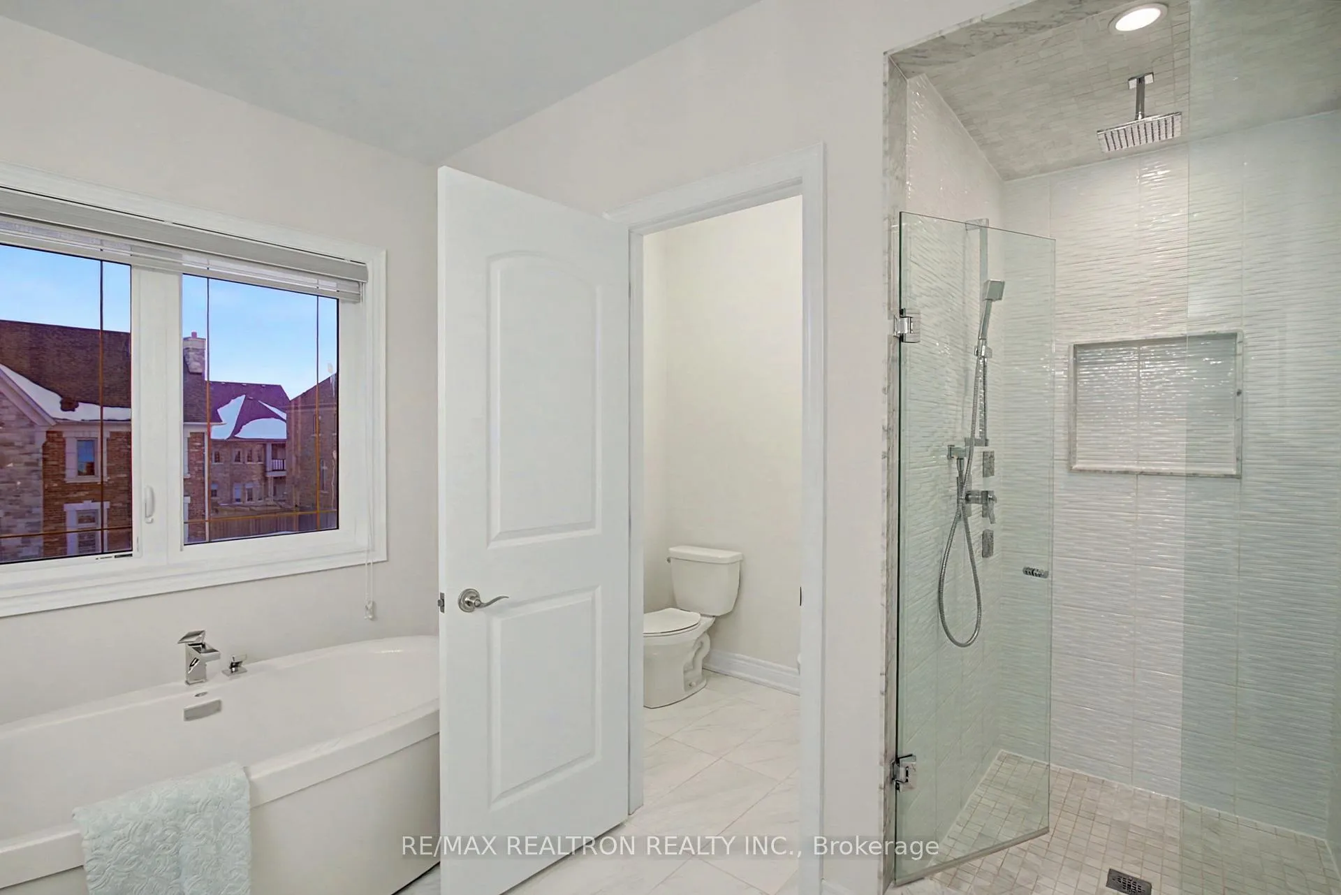 Photo 25 of 12 Hurst Avenue, Vaughan, Patterson — HOMEH