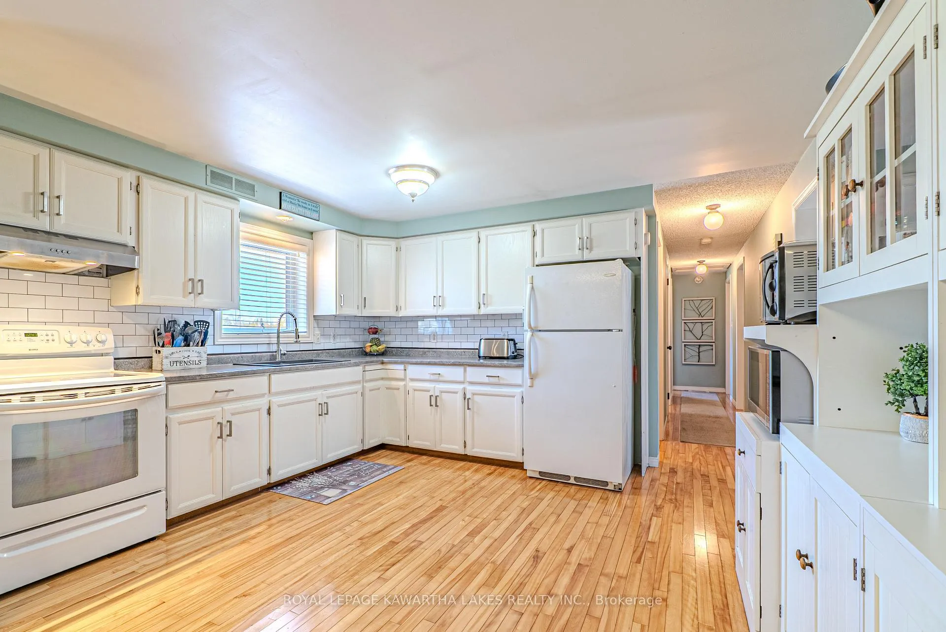 Photo 16 of 75 Prescott Road, Kawartha Lakes, Bobcaygeon — HOMEH