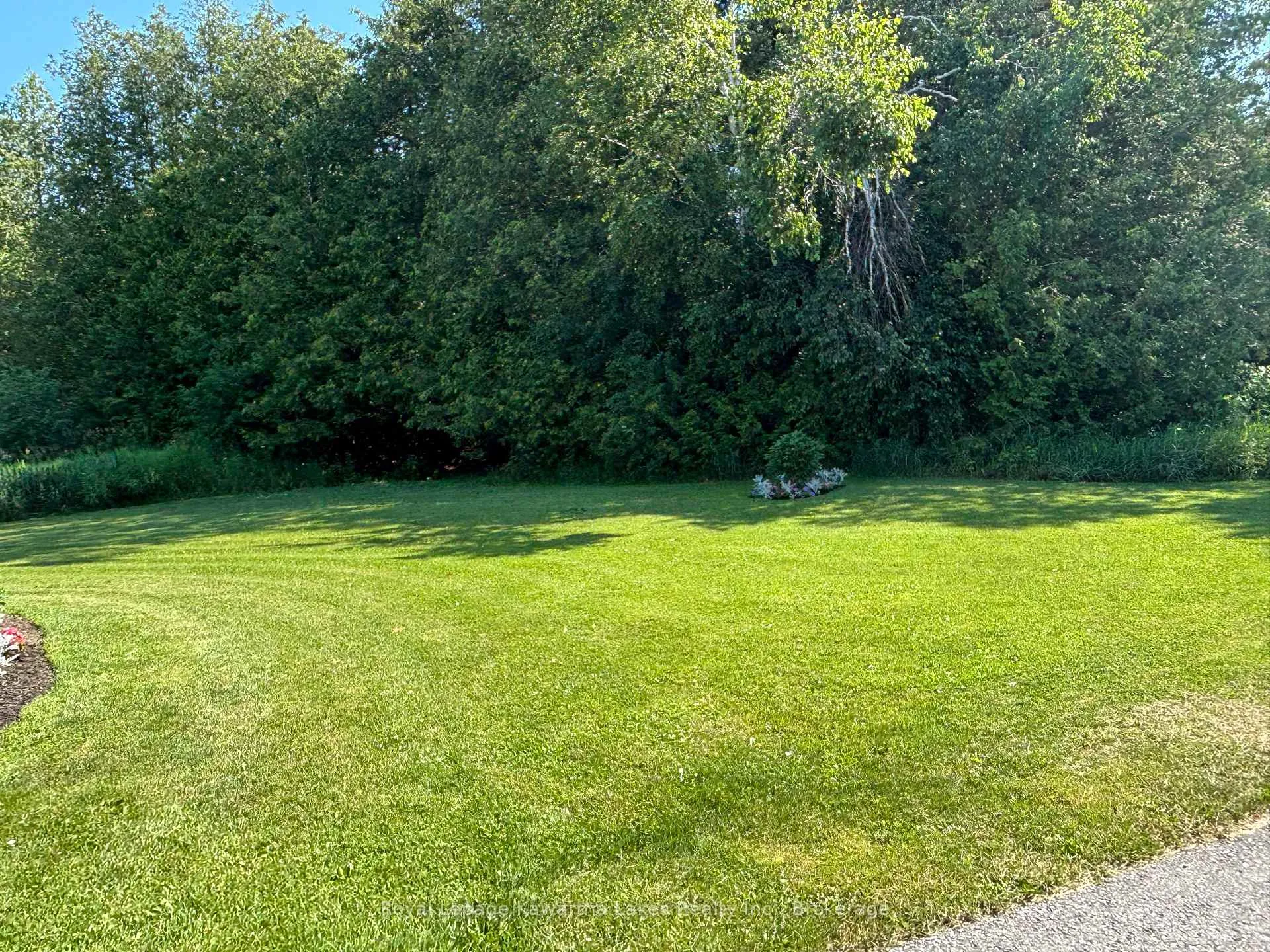 Photo 3 of 75 Prescott Road, Kawartha Lakes, Bobcaygeon — HOMEH