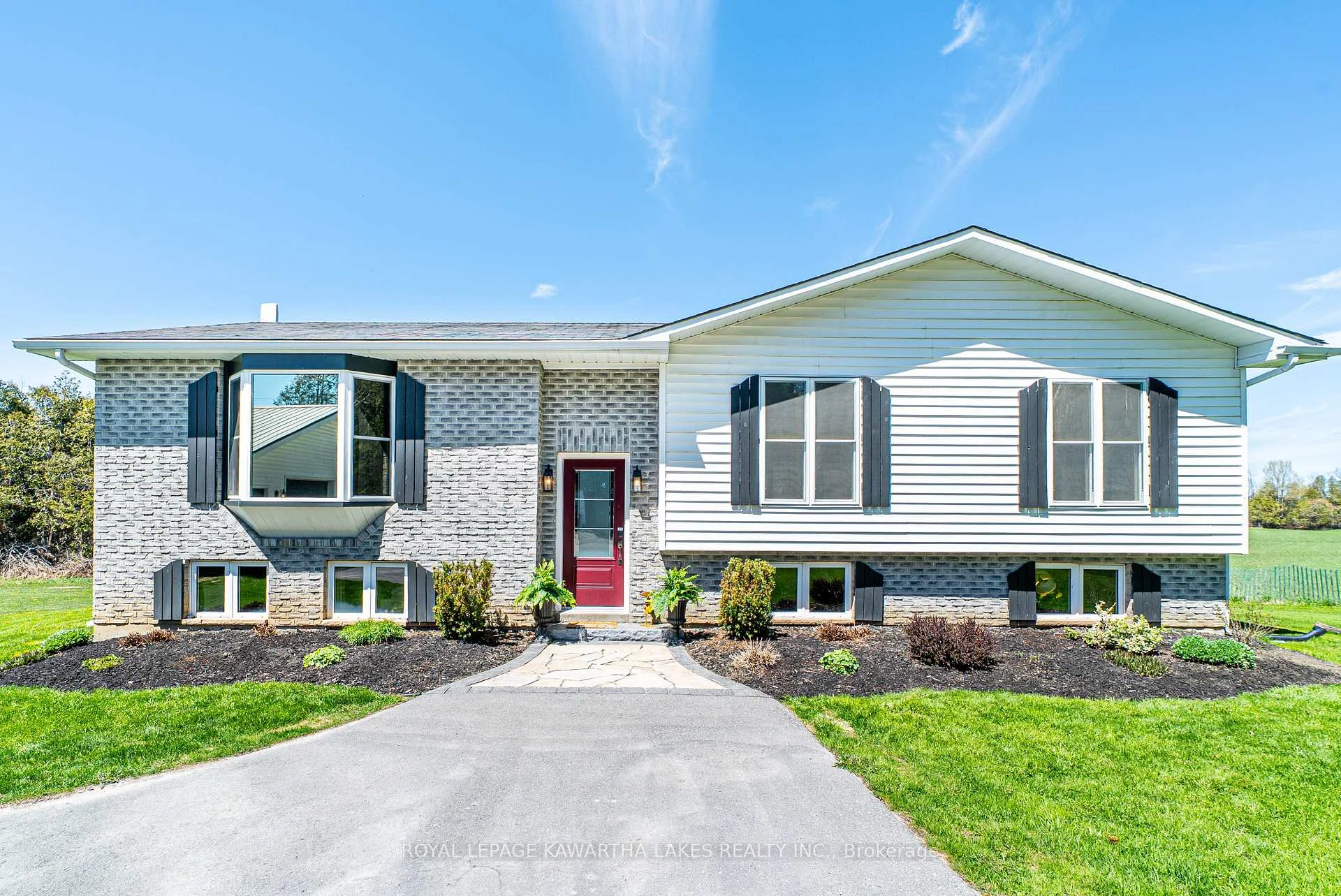 Photo 4 of 75 Prescott Road, Kawartha Lakes, Bobcaygeon — HOMEH