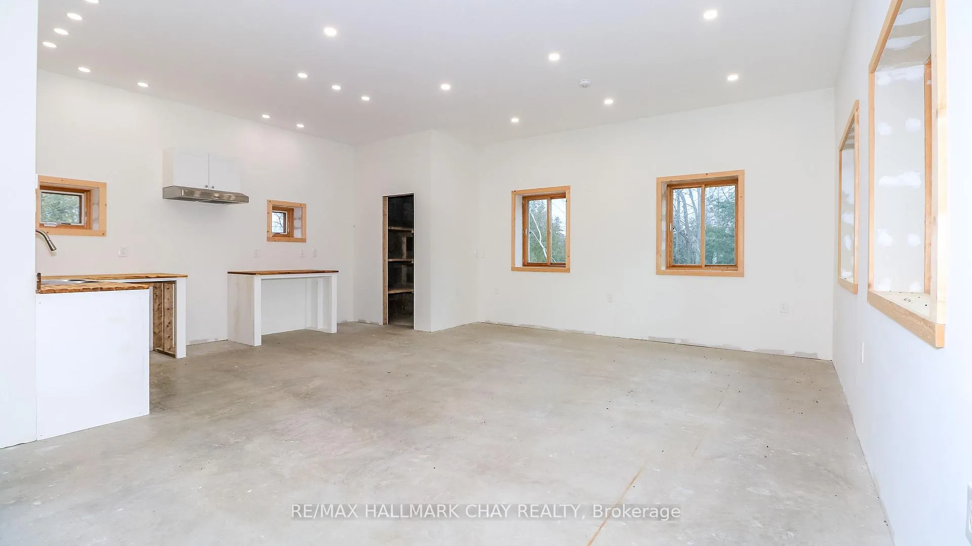 Photo 12 of 2576 Champlain Road, Tiny, Rural Tiny — HOMEH