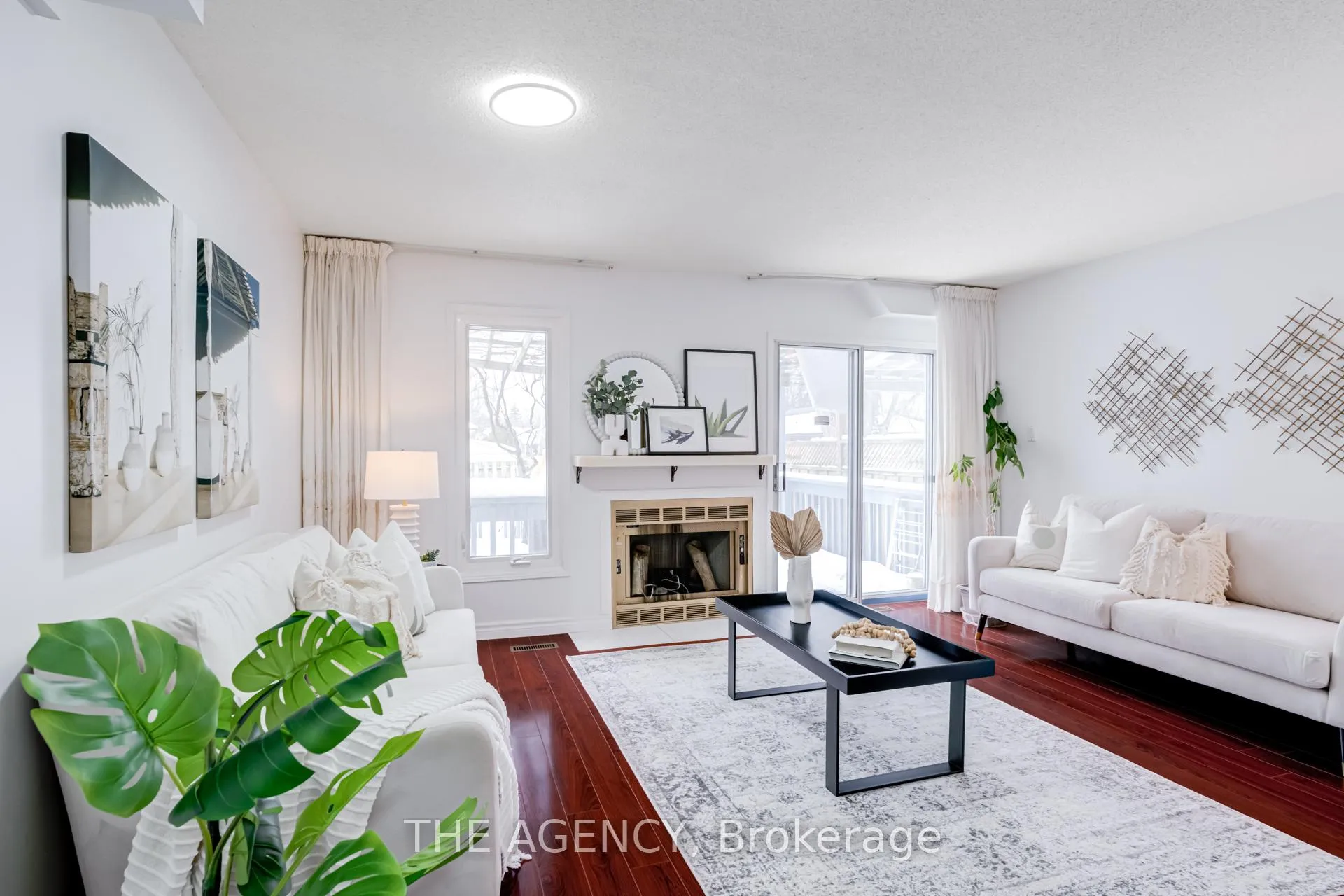 Photo 4 of 142 Greenbrae Circuit, Scarborough, Woburn — HOMEH