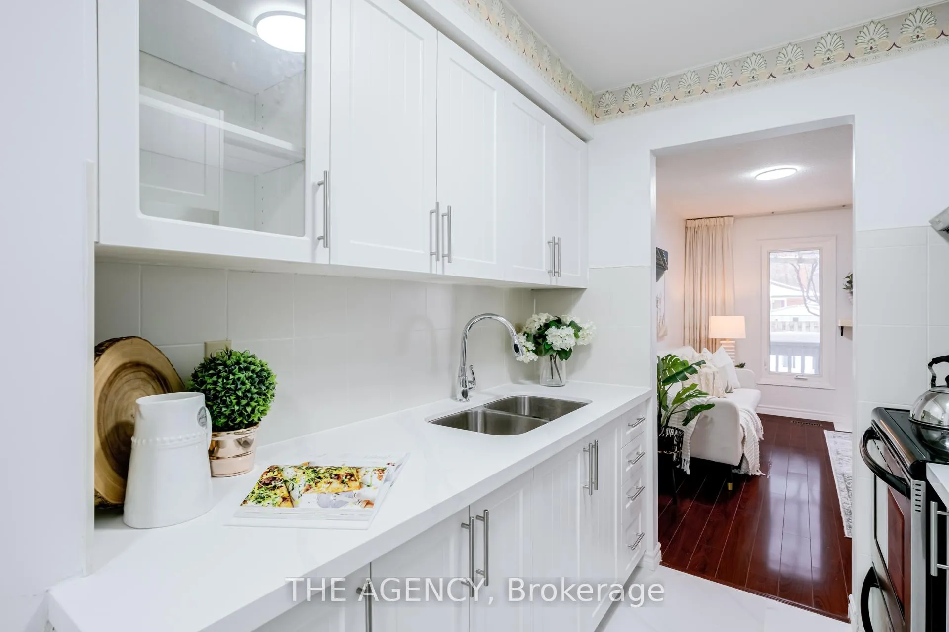 Photo 8 of 142 Greenbrae Circuit, Scarborough, Woburn — HOMEH
