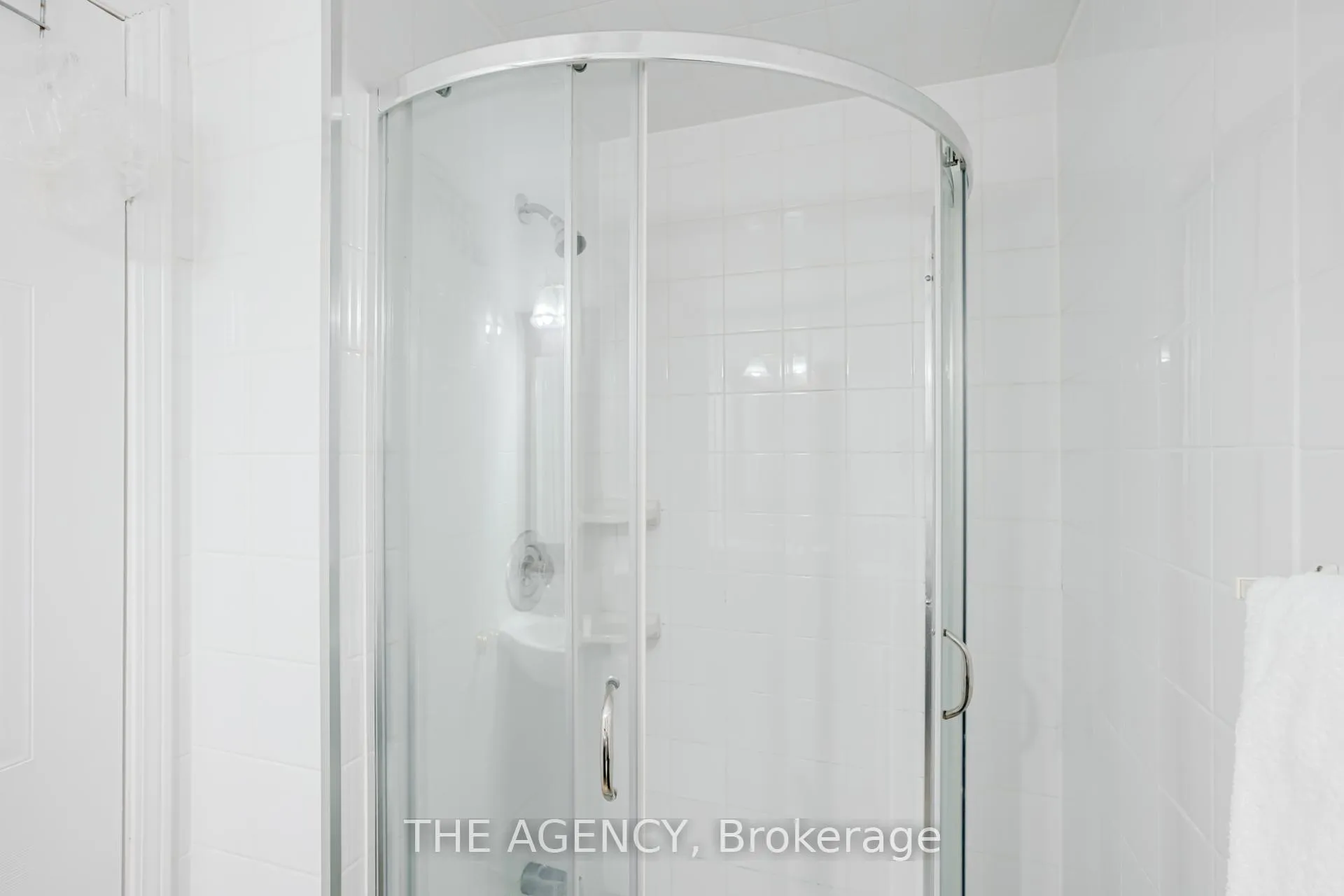 Photo 19 of 142 Greenbrae Circuit, Scarborough, Woburn — HOMEH