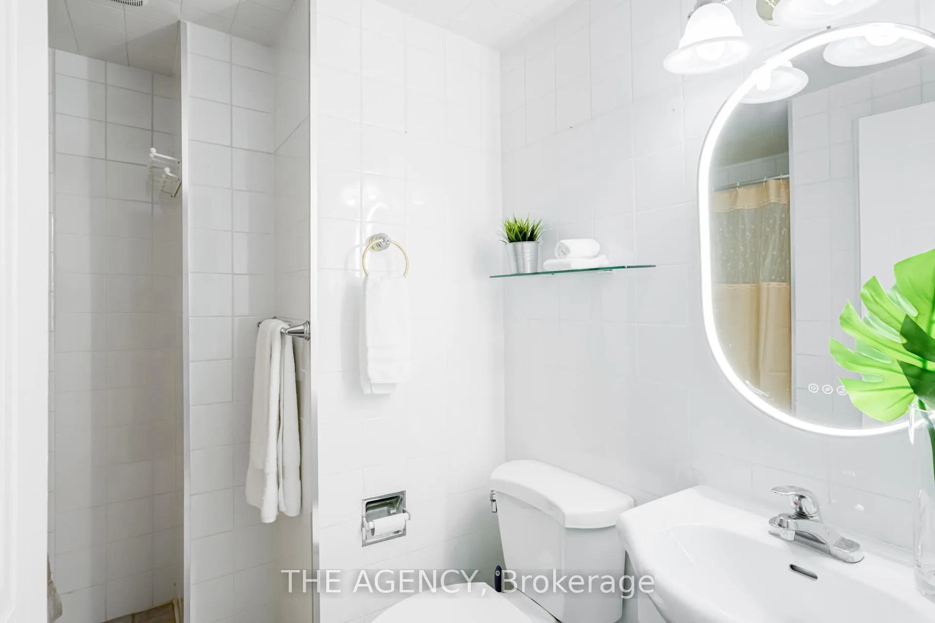 Photo 24 of 142 Greenbrae Circuit, Scarborough, Woburn — HOMEH