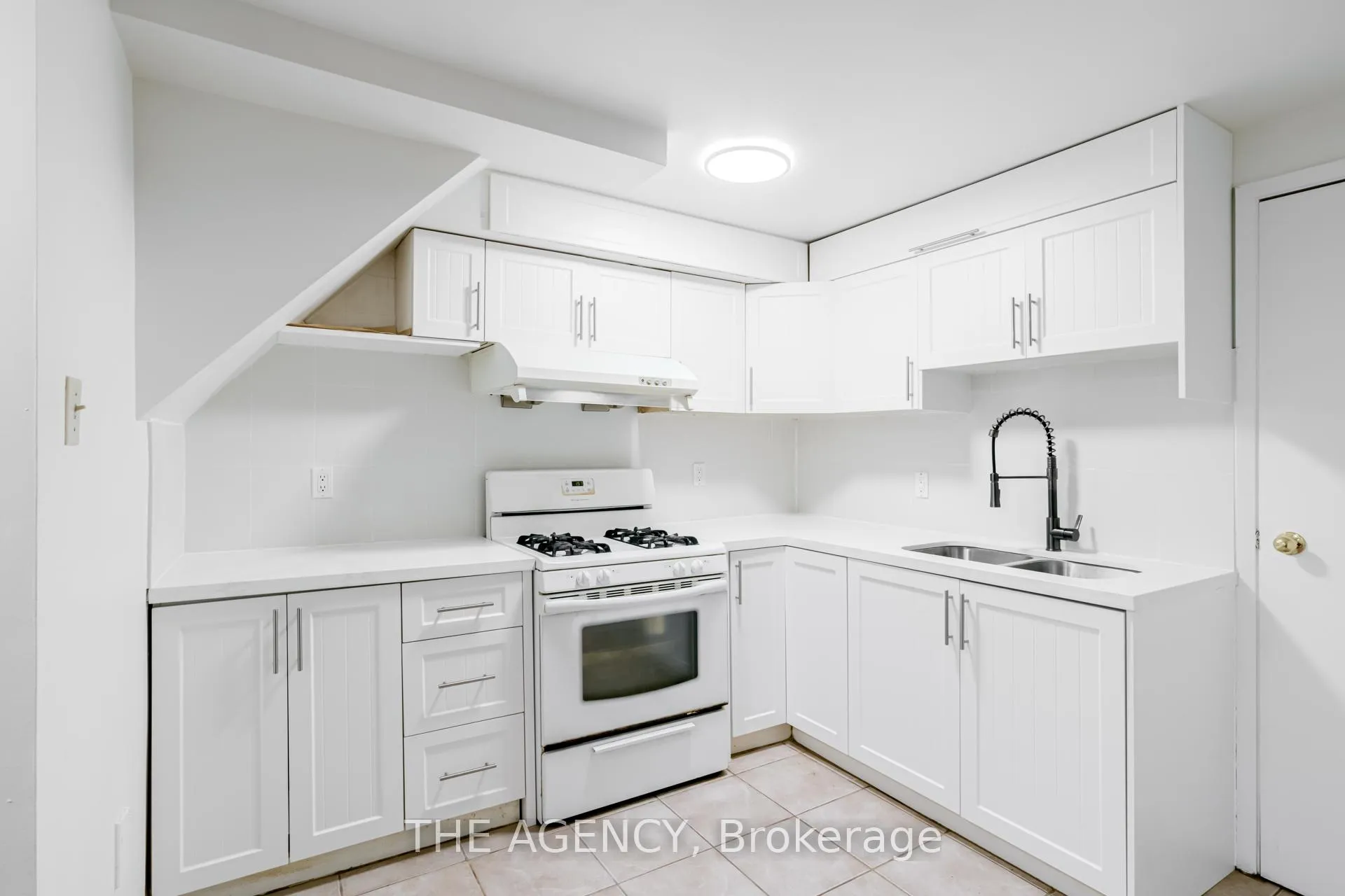 Photo 26 of 142 Greenbrae Circuit, Scarborough, Woburn — HOMEH