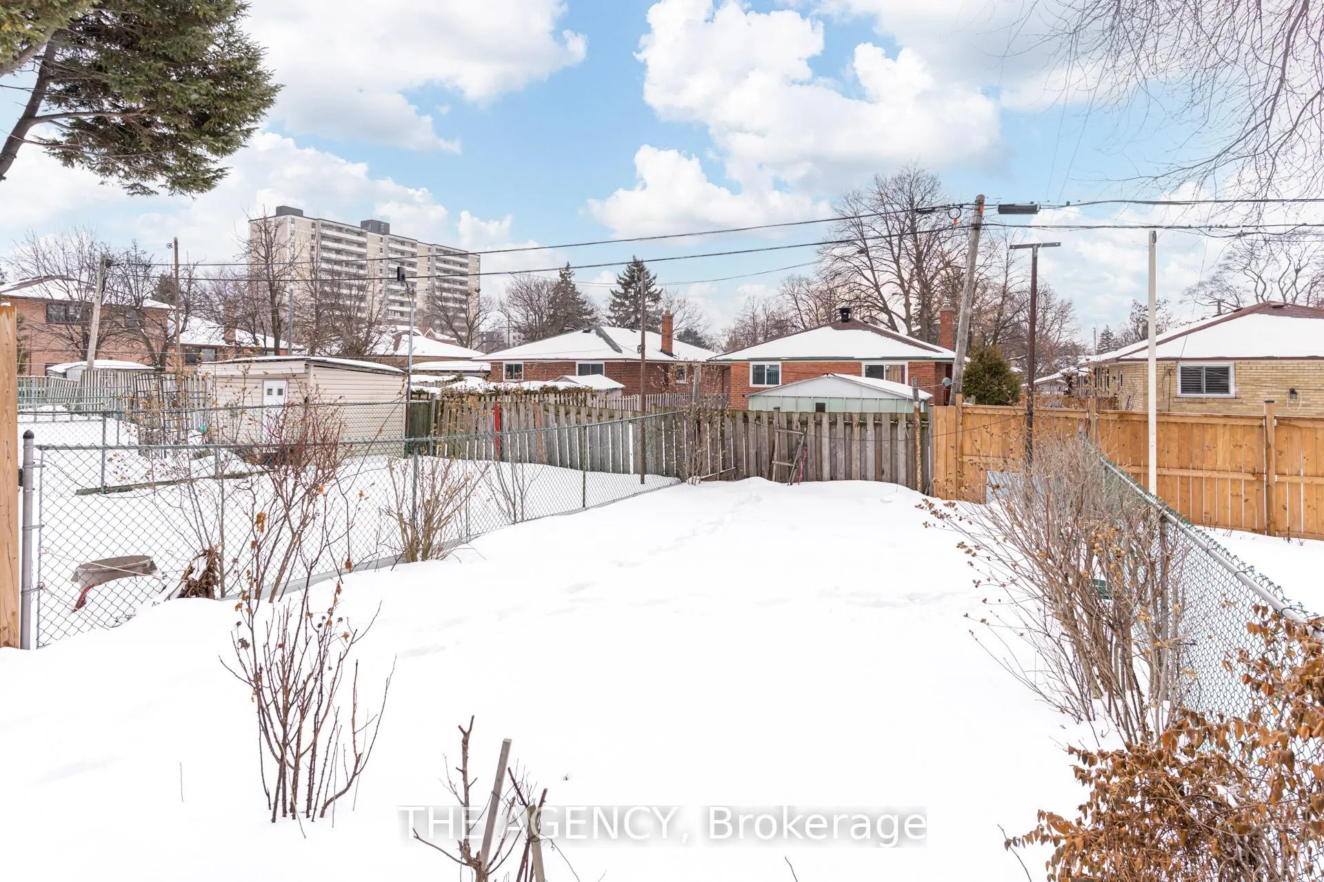 Photo 31 of 142 Greenbrae Circuit, Scarborough, Woburn — HOMEH