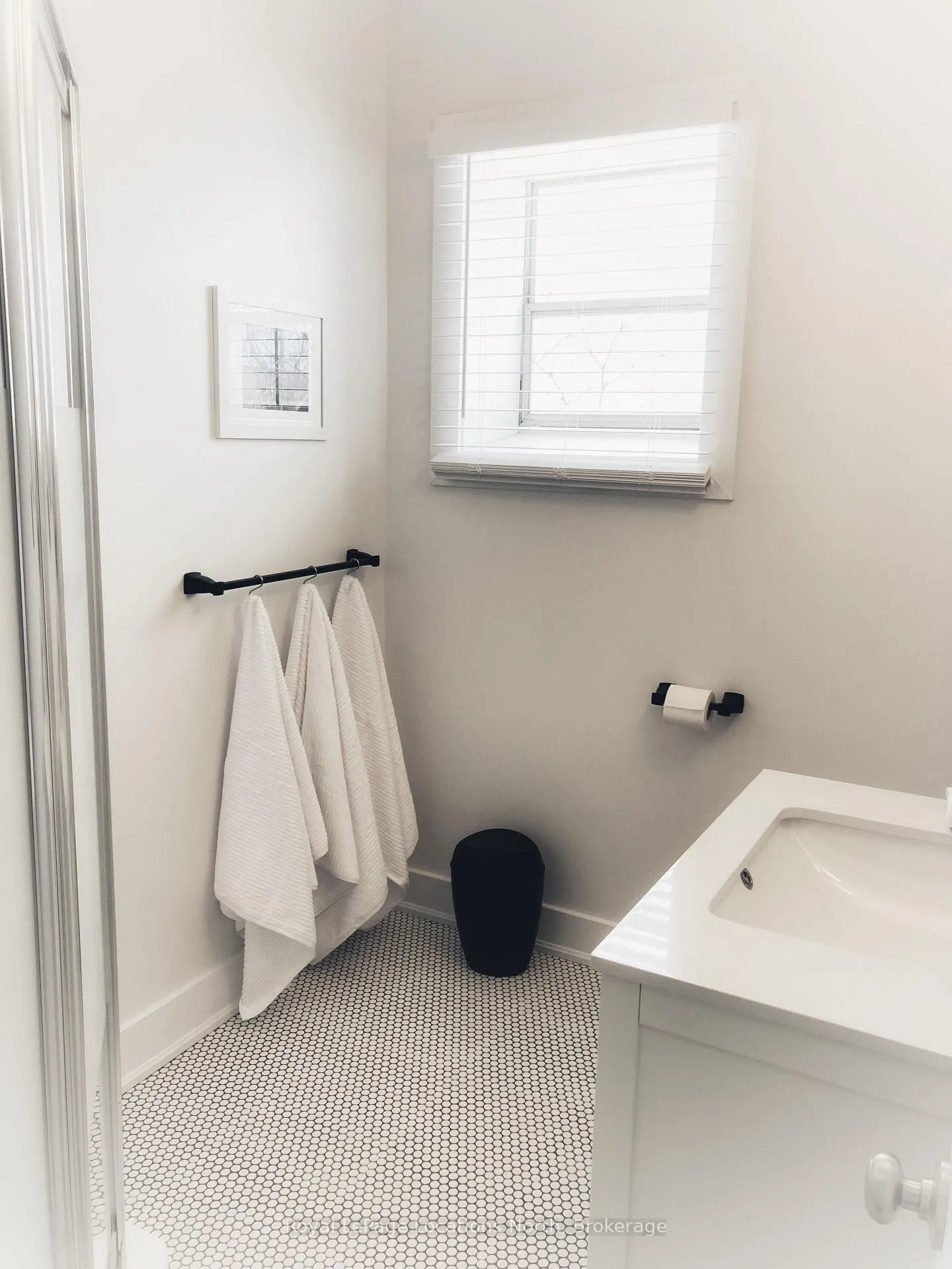 Photo 10 of 48 Pine Street, Collingwood — HOMEH