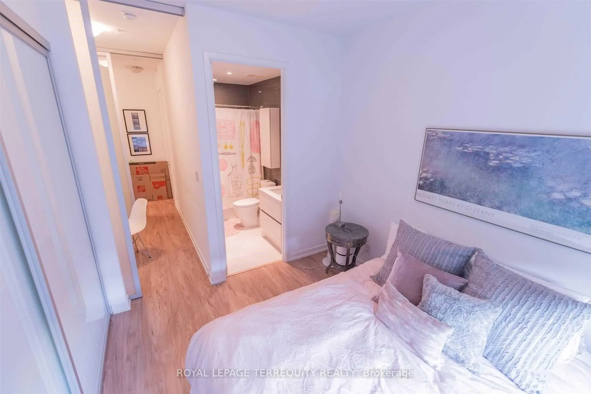 Photo 7 of Unit 105, 377 Madison Avenue, Toronto, Casa Loma — HOMEH