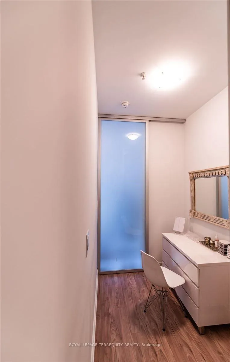 Photo 10 of Unit 105, 377 Madison Avenue, Toronto, Casa Loma — HOMEH