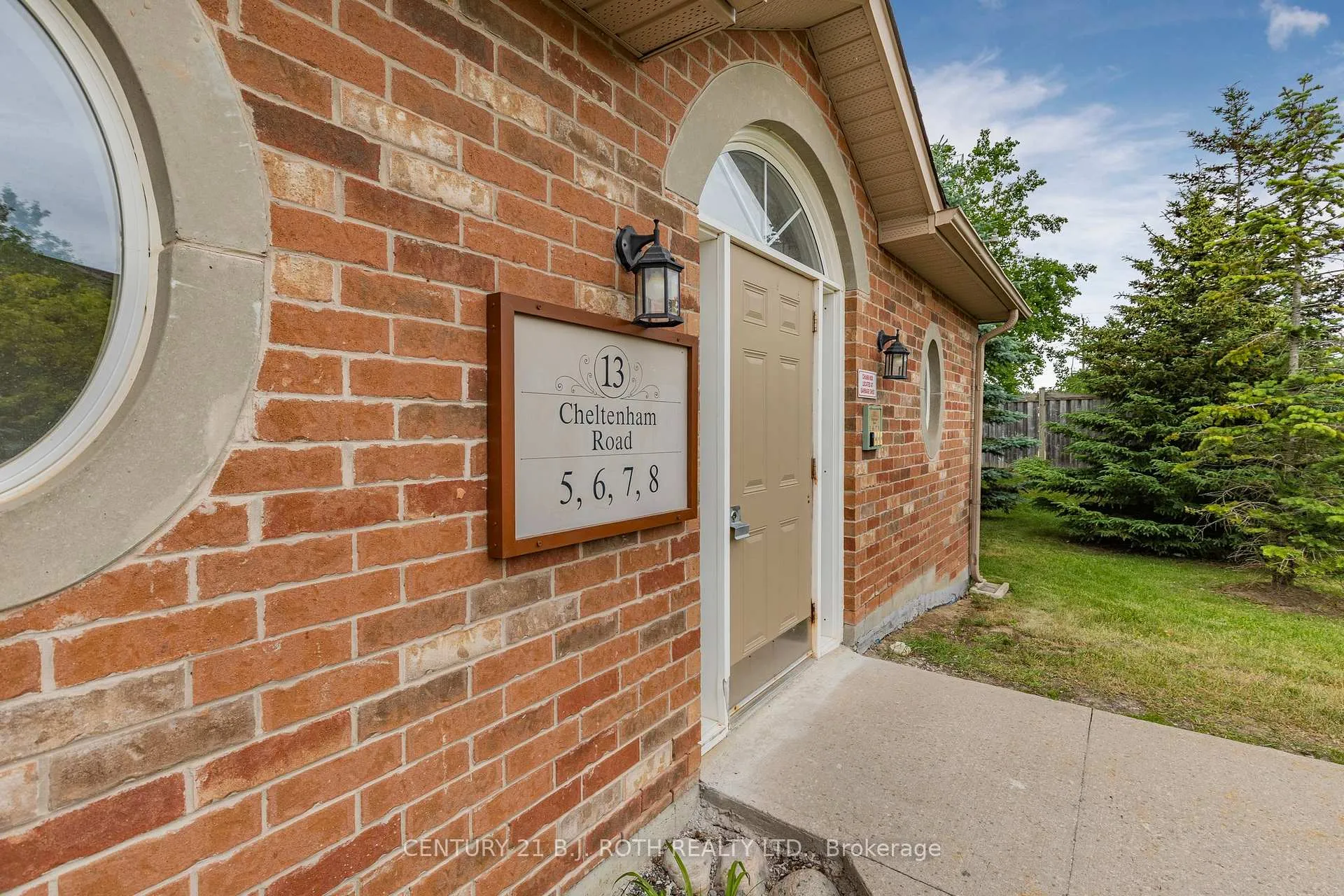 Photo 3 of Unit 7, 13 Cheltenham Road, Barrie, Georgian Drive — HOMEH
