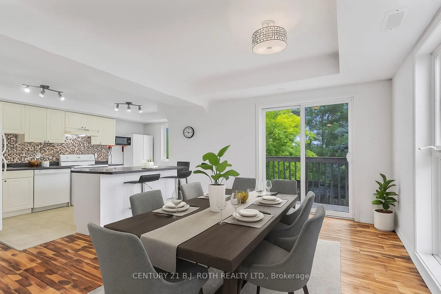 Photo 6 of Unit 7, 13 Cheltenham Road, Barrie, Georgian Drive — HOMEH